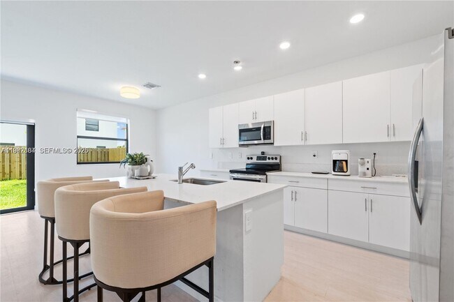 Building Photo - 11932 SW 241 Ter