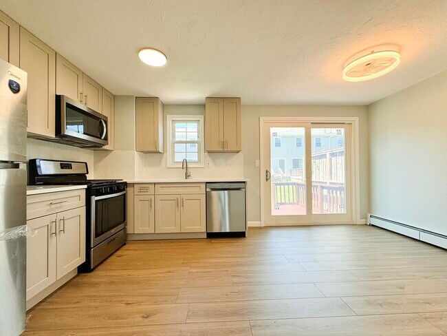 Building Photo - 9 Lydon Ln