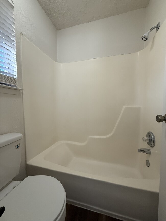 Building Photo - 1017 Johnson St