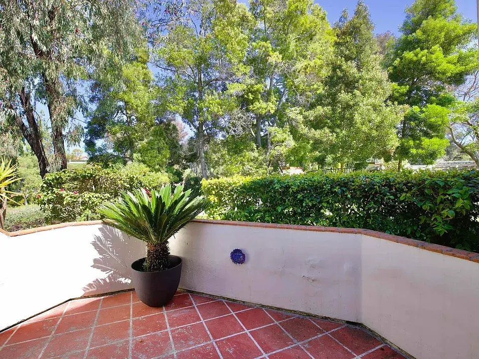 Building Photo - 16110 Avenida Venusto