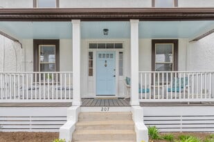 Building Photo - 207 Douglas Ave