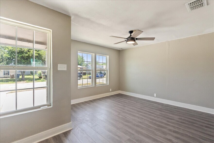 Building Photo - 4513 Green Grove Dr