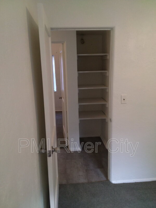 Building Photo - 1859 Loyola Dr N