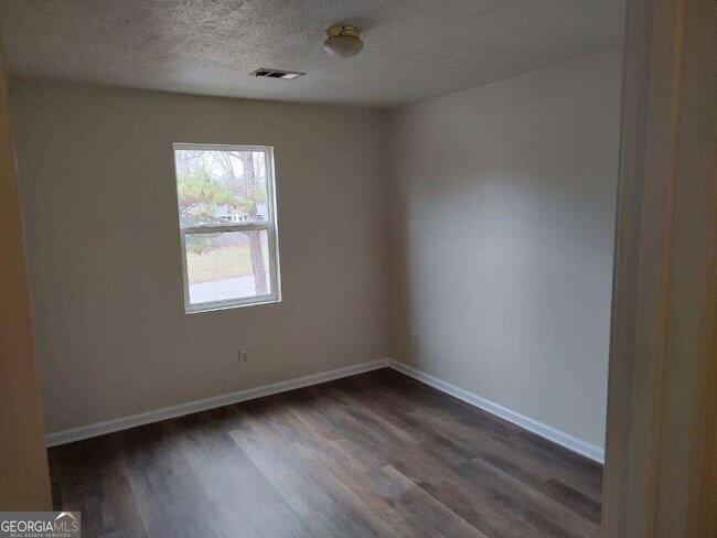 Building Photo - 4957 N Redan Cir