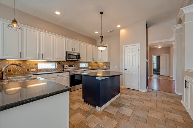 Building Photo - 7214 Glenwick Ct