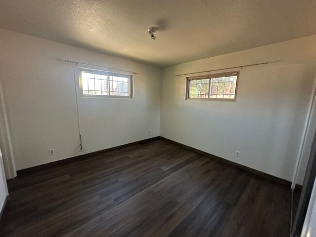 Building Photo - 3 bedroom 3 bath