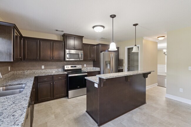 Building Photo - 608 Piedmont Ave