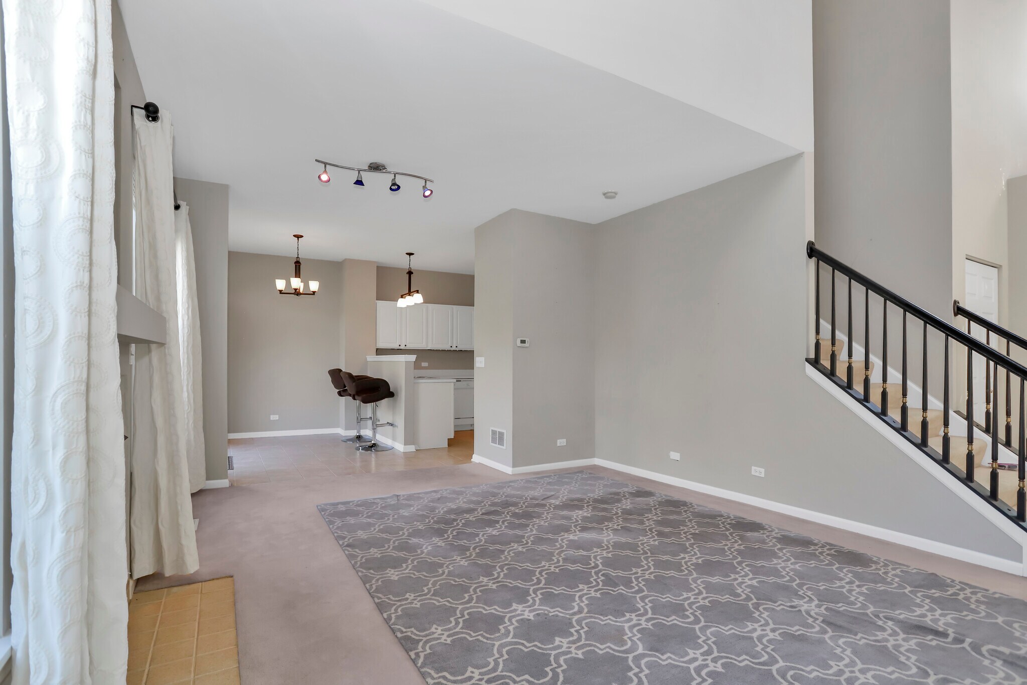 Building Photo - 2165 Sunrise Cir