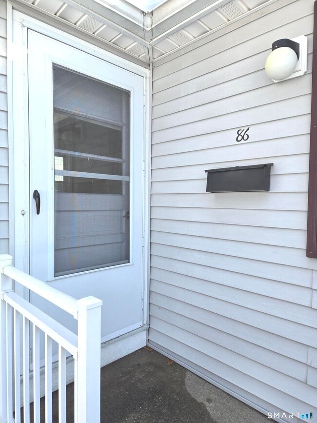 Building Photo - 86 Clinton St