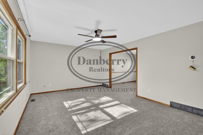 Building Photo - 3018 Gleneagle Dr
