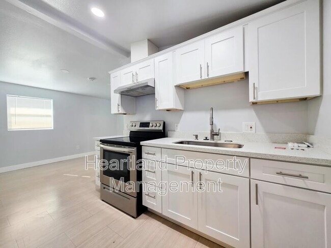 Building Photo - 572 El Cajon Blvd