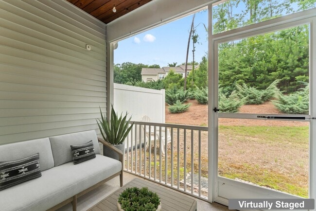 Building Photo - MOVE IN READY! Amazing end-unit townhome