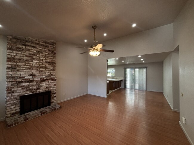Building Photo - 3001 Darius Ln