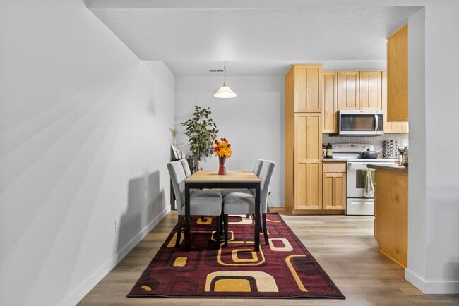 Building Photo - 4160 S Oak Meadows Dr