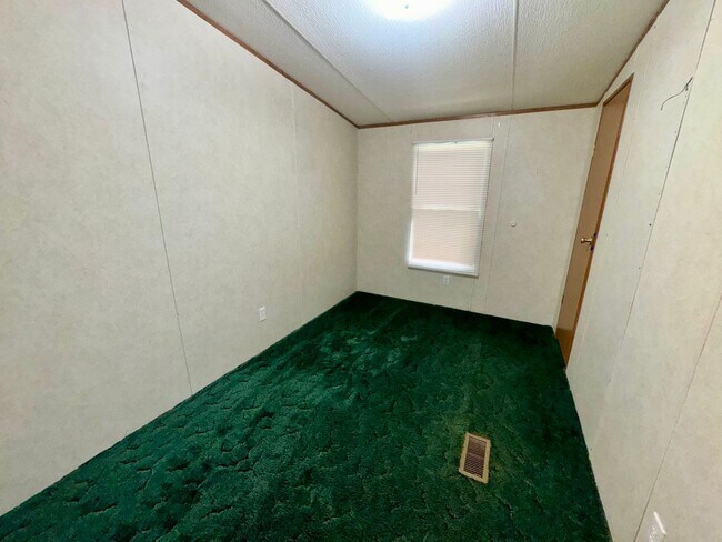 Building Photo - 641 Bayou Dr