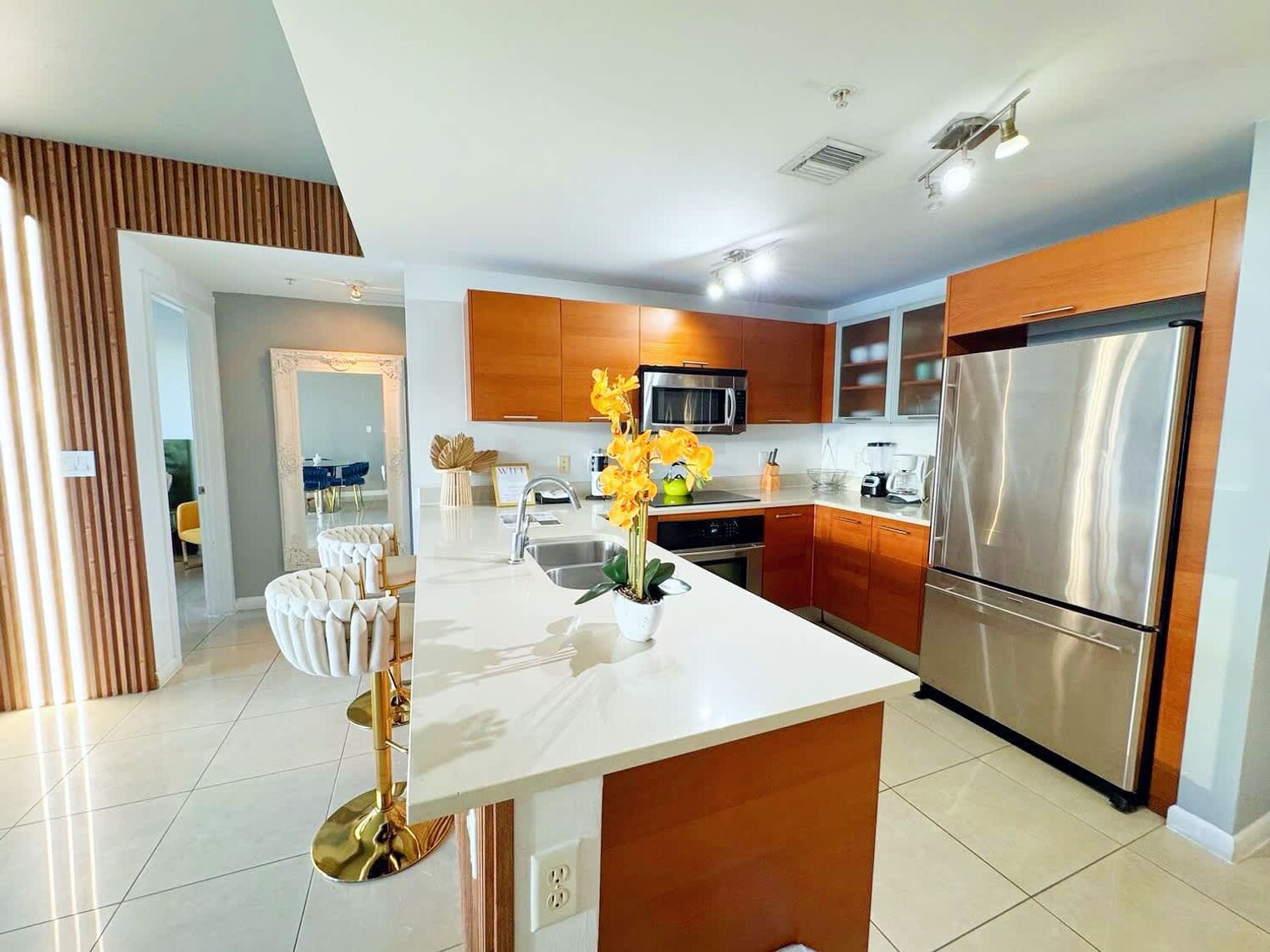 Building Photo - 3250 NE 1st Ave