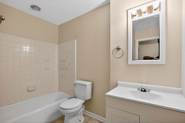 Building Photo - 23252 Chestnut Oak Ct