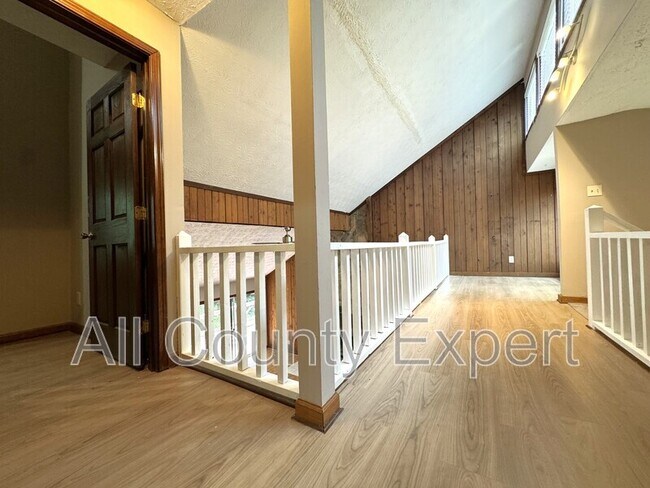 Building Photo - 1302 Colony Dr