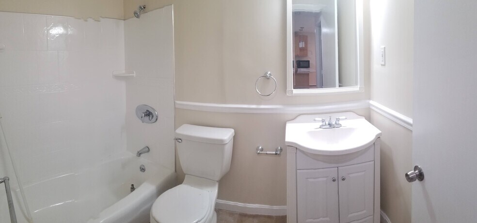 Bathroom 2 Pano - 29 Harvard Ave