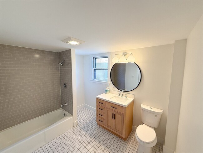 Building Photo - 36 Myrtle Ave