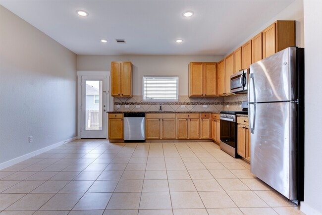 Building Photo - 40828 Mostyn Hill Dr
