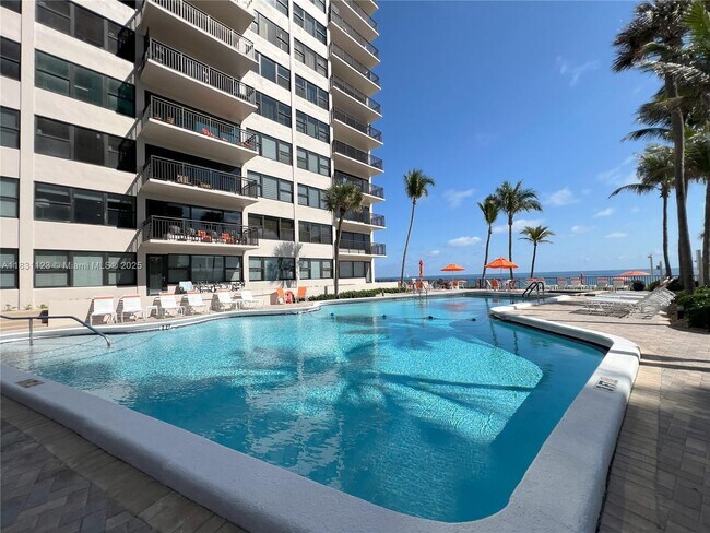 Building Photo - 3800 Galt Ocean Dr