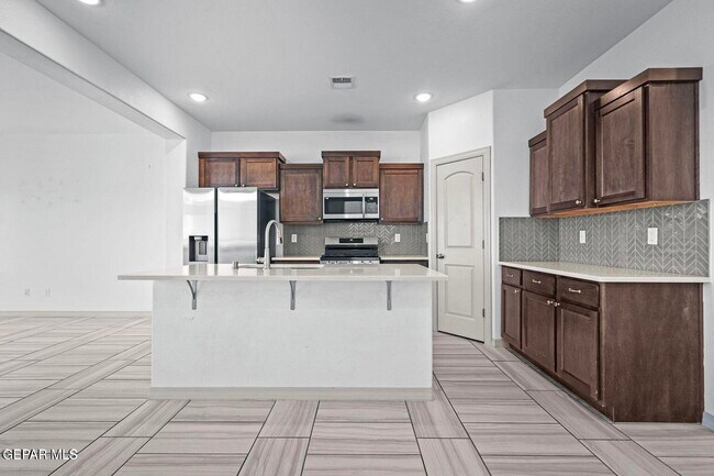 Building Photo - 14963 Pebble Hills Blvd