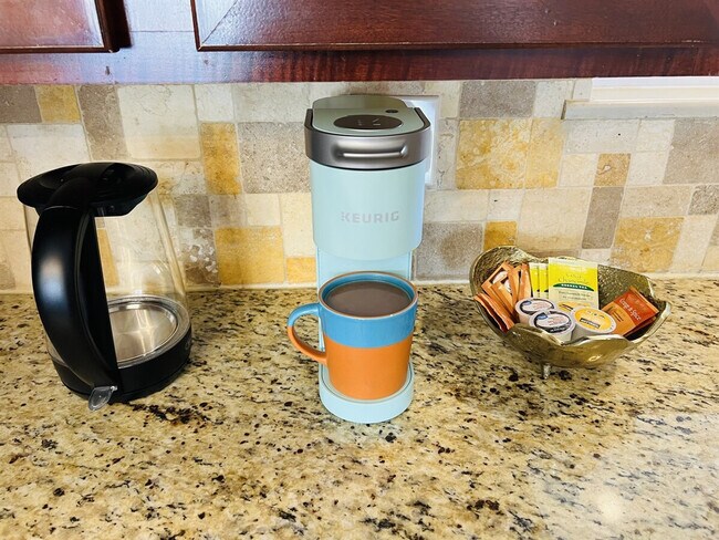 Building Photo - 7012 Ingalls St