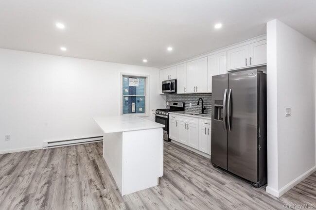 Building Photo - 300 Highland Ave