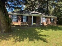 Building Photo - 2864 Guilder Dr