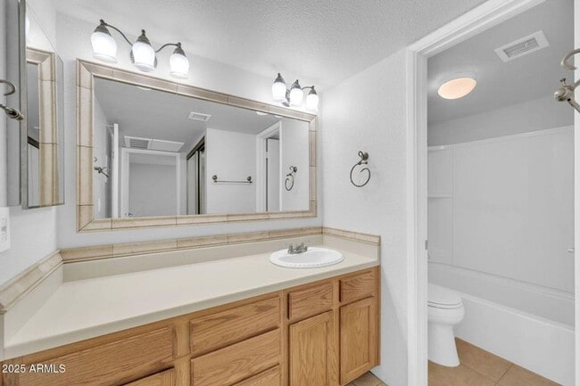 Building Photo - 1 Bedroom Condo in a private gated communi...