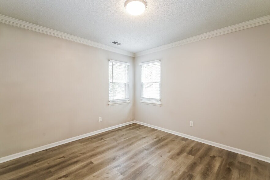 Building Photo - 13839 Poppleton Ct