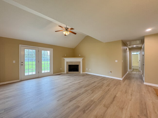 Building Photo - 304 Brina Rd