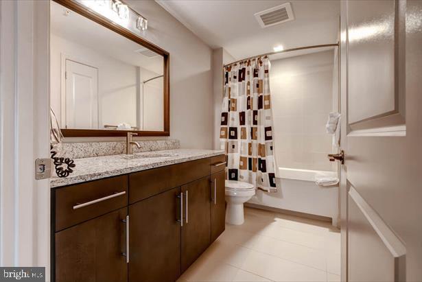 Building Photo - 8231 Crestwood Heights Dr