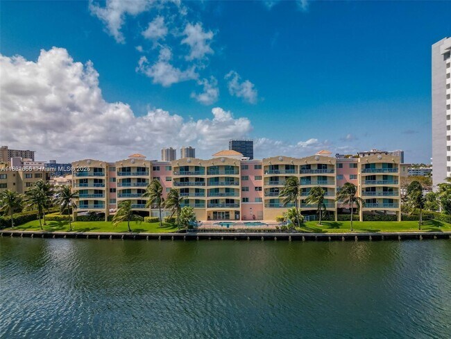Building Photo - 201 Golden Isles Dr