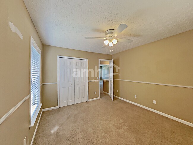 Building Photo - 409 Avery Ct
