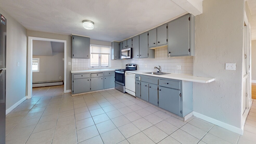 Building Photo - 50 Plymouth St