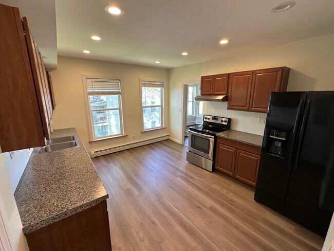 Kitchen - 28 Center St