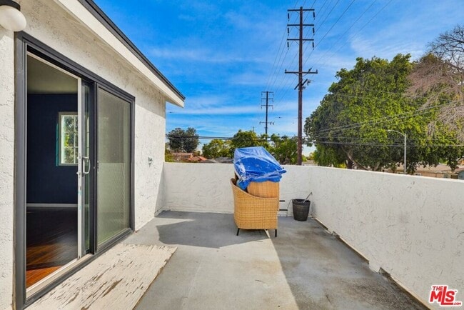 Building Photo - 2200 Easy Ave