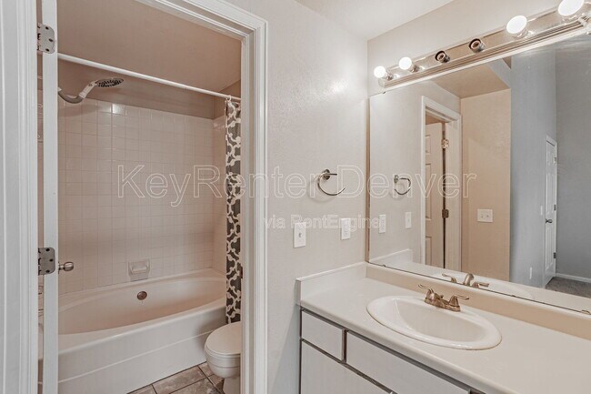 Building Photo - 1099 S Walden Way