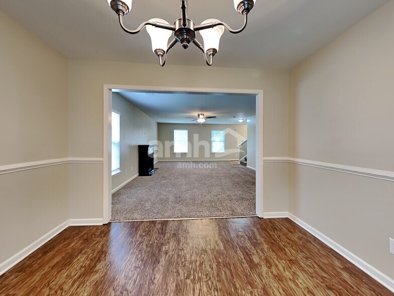 Building Photo - 417 Green Park Ln