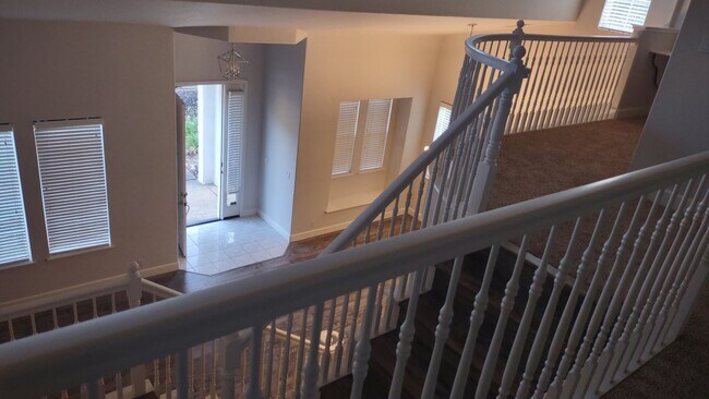 Building Photo - 6121 Lockridge Dr