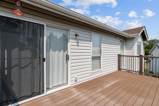 Building Photo - 665 Top Notch Ln