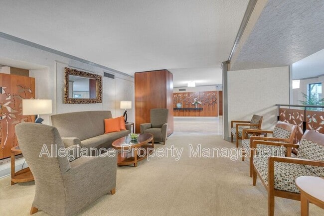 Building Photo - 5904 Mt Eagle Dr