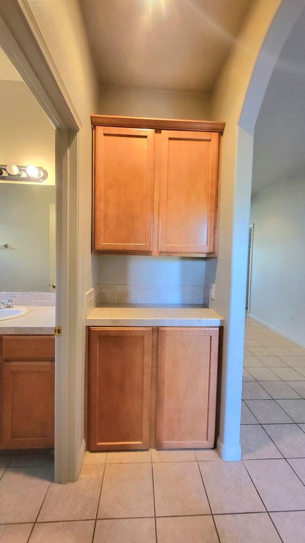 Building Photo - 1101 Bourbon St