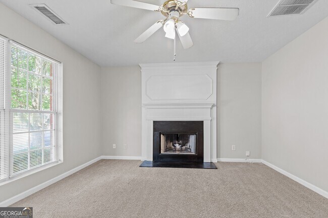 Building Photo - 2284 Oakland Spring Dr