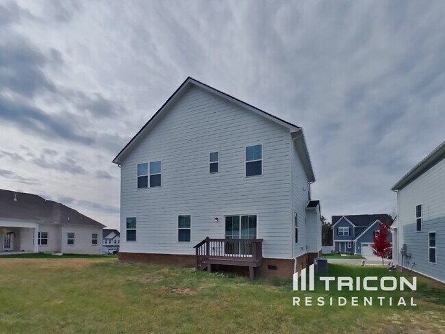 Building Photo - 833 Dean Dr