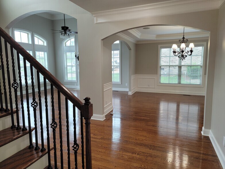 Into Living Area - 1005 Brittain Downs Dr