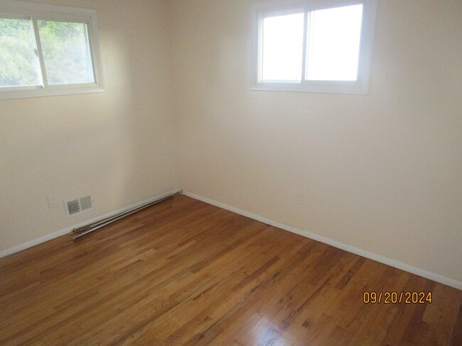 Building Photo - 33 Krug Ct