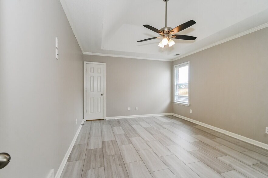 Building Photo - 1141 Red Fern Cir E